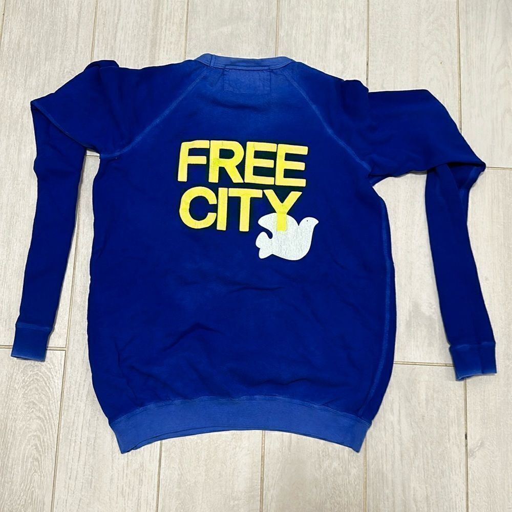 New Free City XS sweatshirt blue